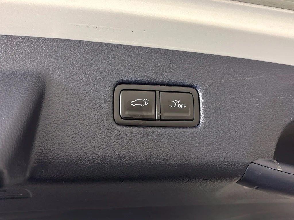 Used 2025 White Kia SX Prestige image 43
