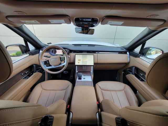 Certified Used 2025 White Land Rover Autobiography image 33