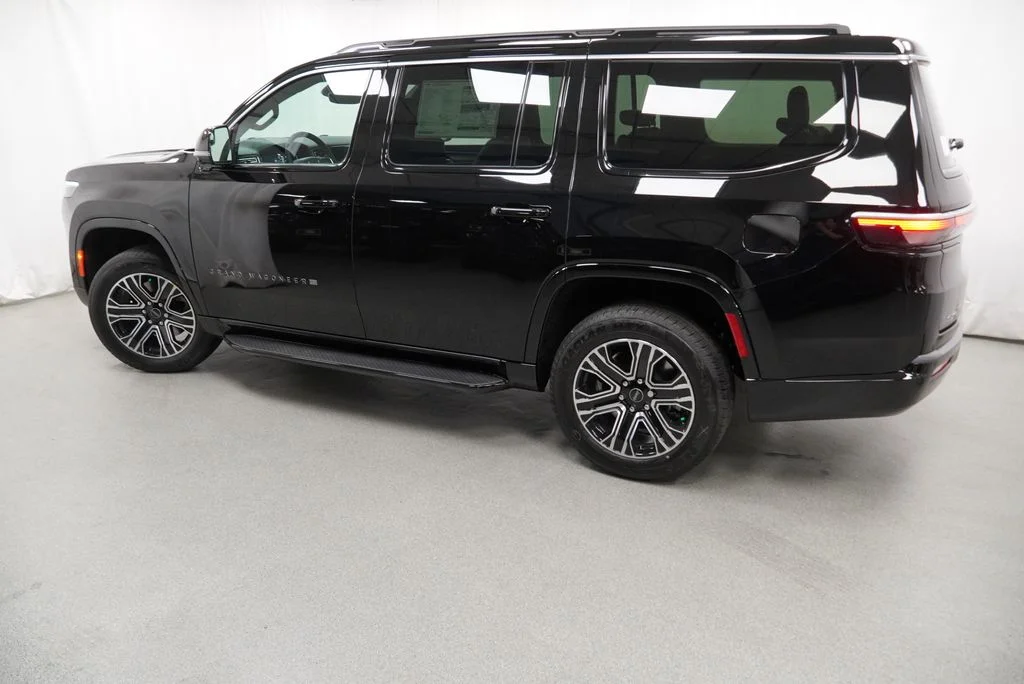 New 2026 High Gloss Black Exterior Paint Jeep  image 17
