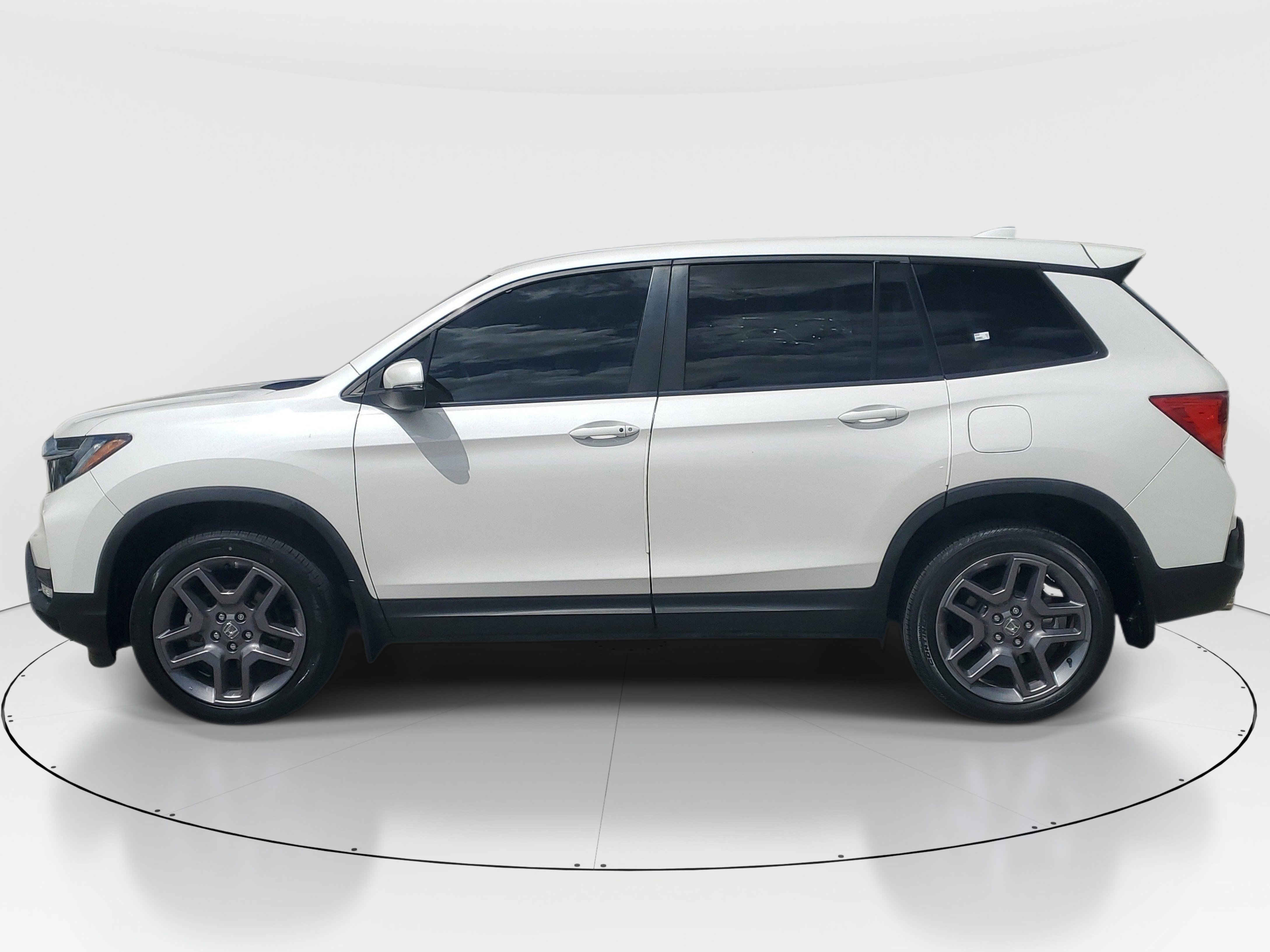 Used 2023 Platinum White Pearl Honda EX-L image 6