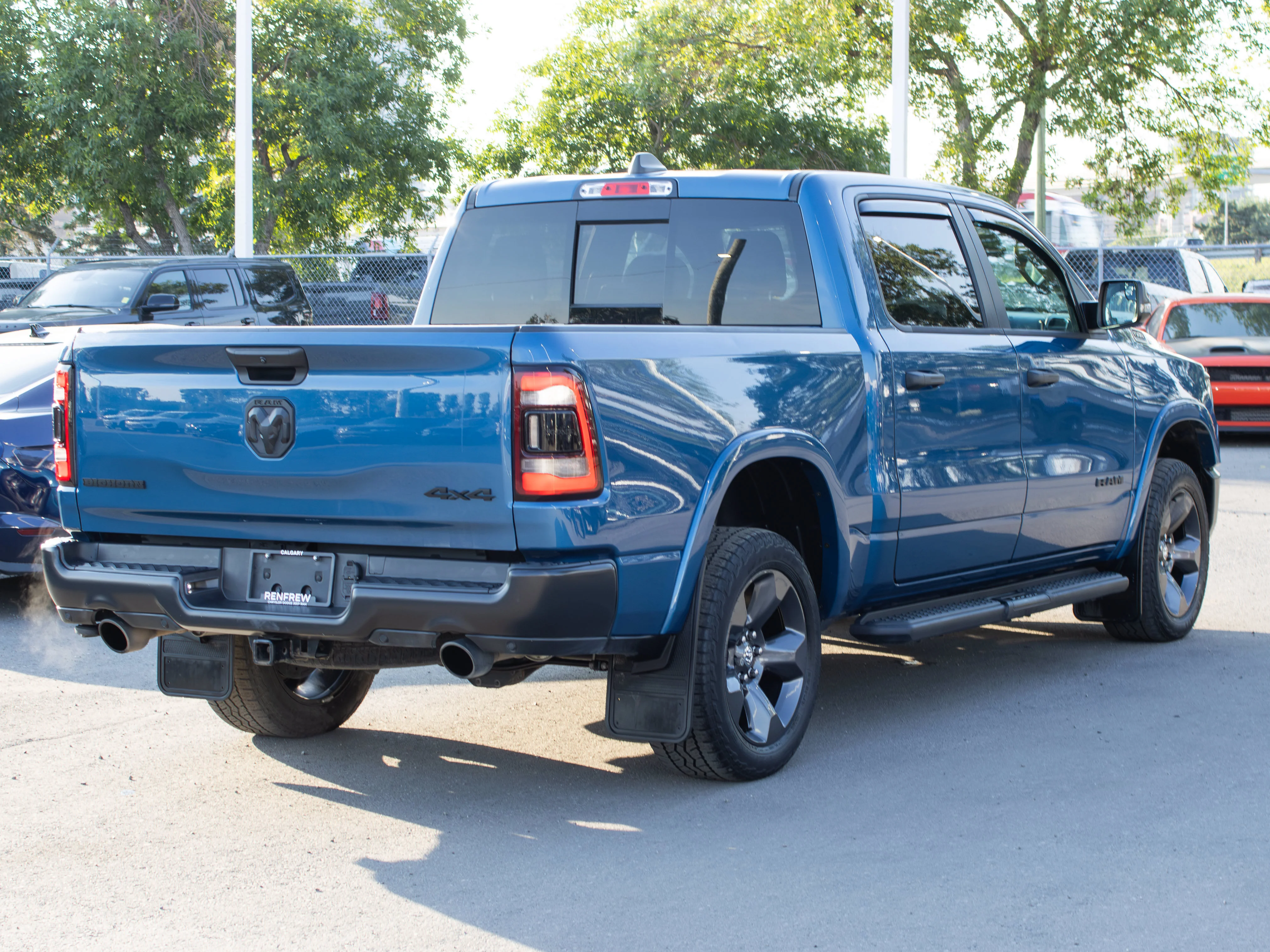 Used 2024 Blue RAM Big Horn* | 5.7L HEMI V8 | Heated Seats & Steering Wheel | 12 inches NAV Touchscreen image 18