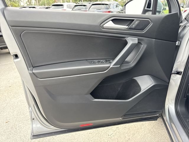 2020 Volkswagen Tiguan SE - Photo 13