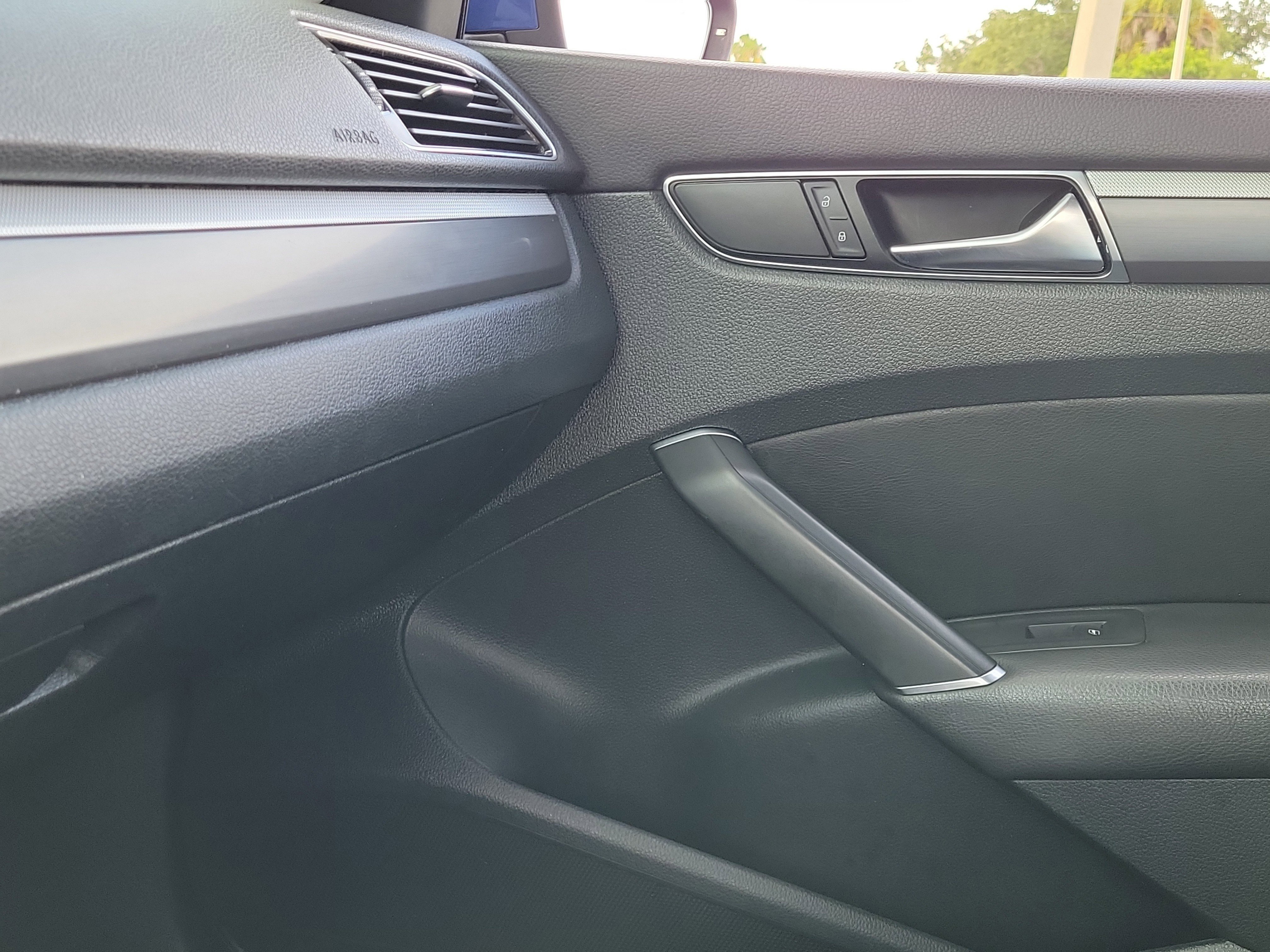 Used 2017 Reef Blue Metallic Volkswagen R-Line w/Comfort Pkg image 29
