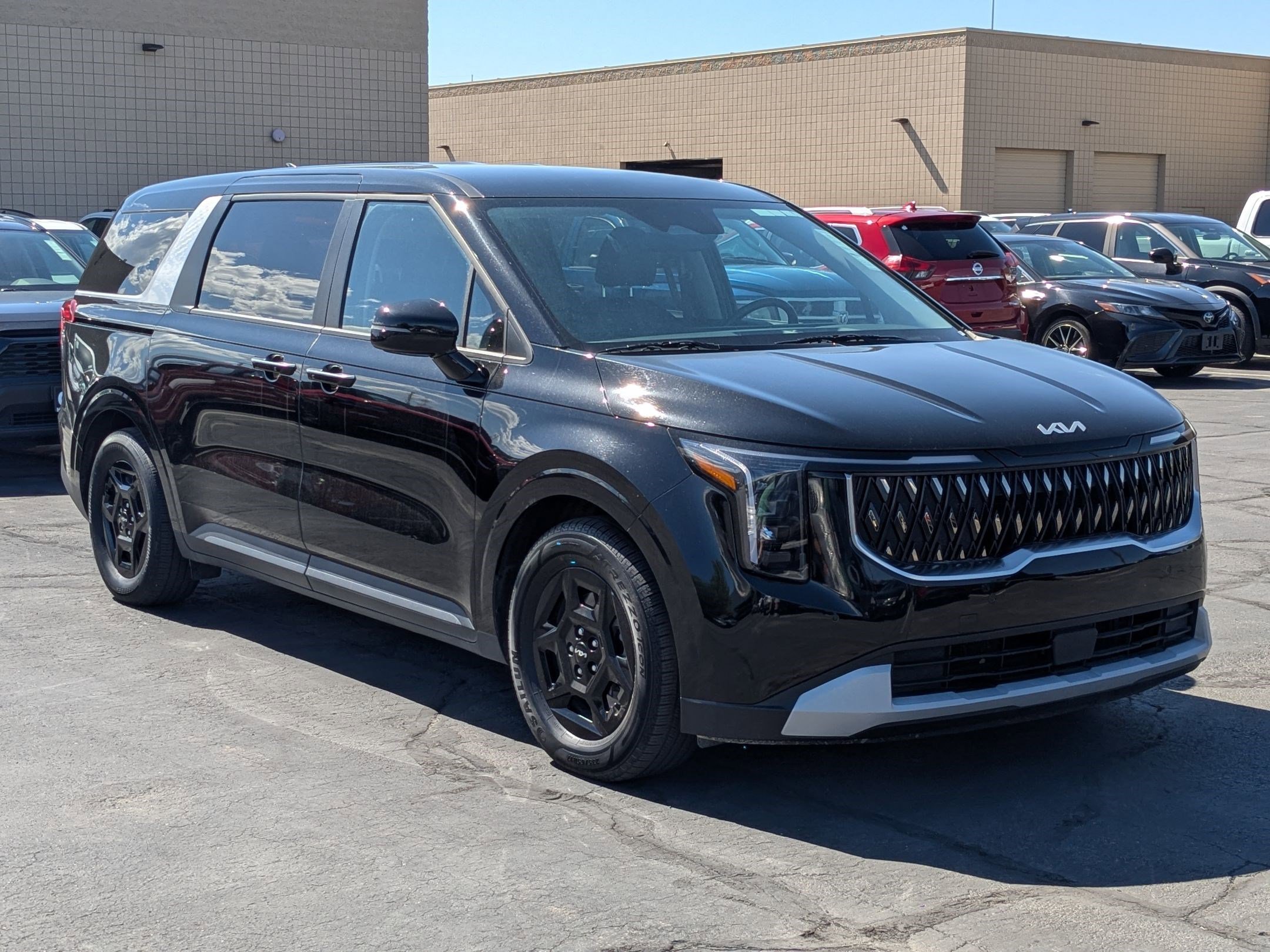 2025 Kia Sedona LXS's photo