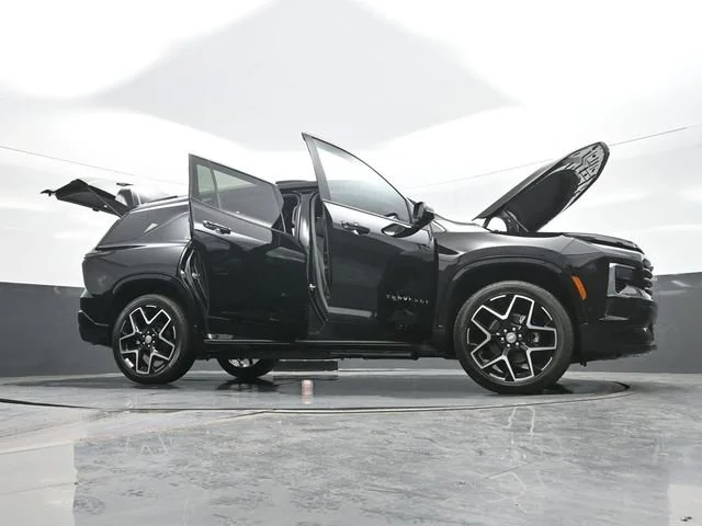 New 2026 Mosaic Black Metallic Chevrolet High Country image 31