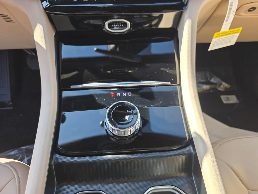 New 2026 Bright White Clear-Coat Exterior Paint Jeep Limited image 16