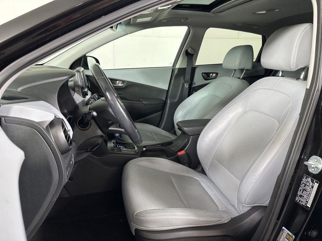 Used 2020 Ultra Black Hyundai Limited image 20