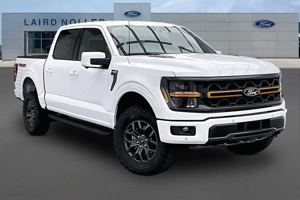 New 2026 Oxford White Ford Tremor® image 2