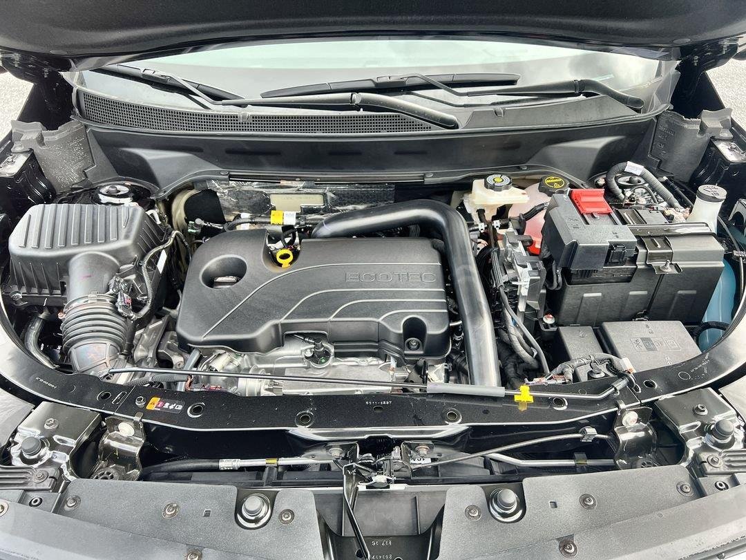2027 Chevrolet Equinox LT - Photo 12