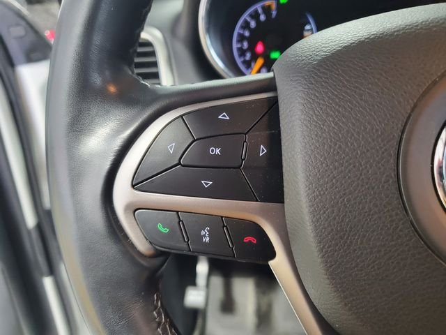 Used 2022 White Jeep Laredo E image 18