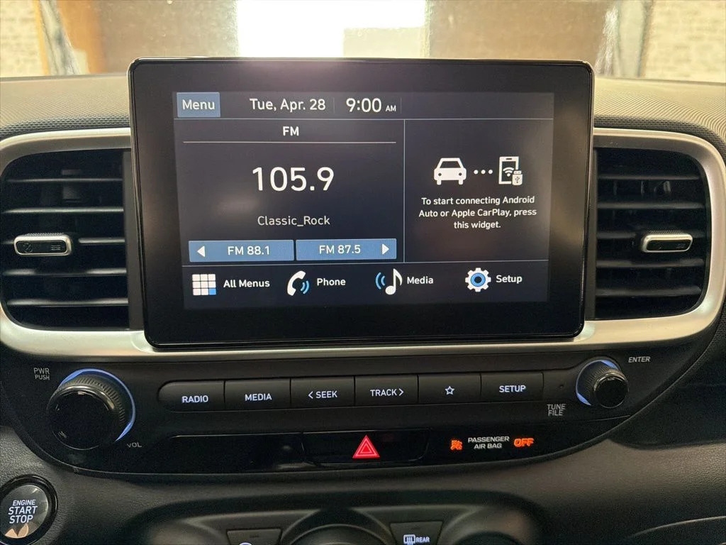 Used 2026 Lunar White Hyundai SEL image 19