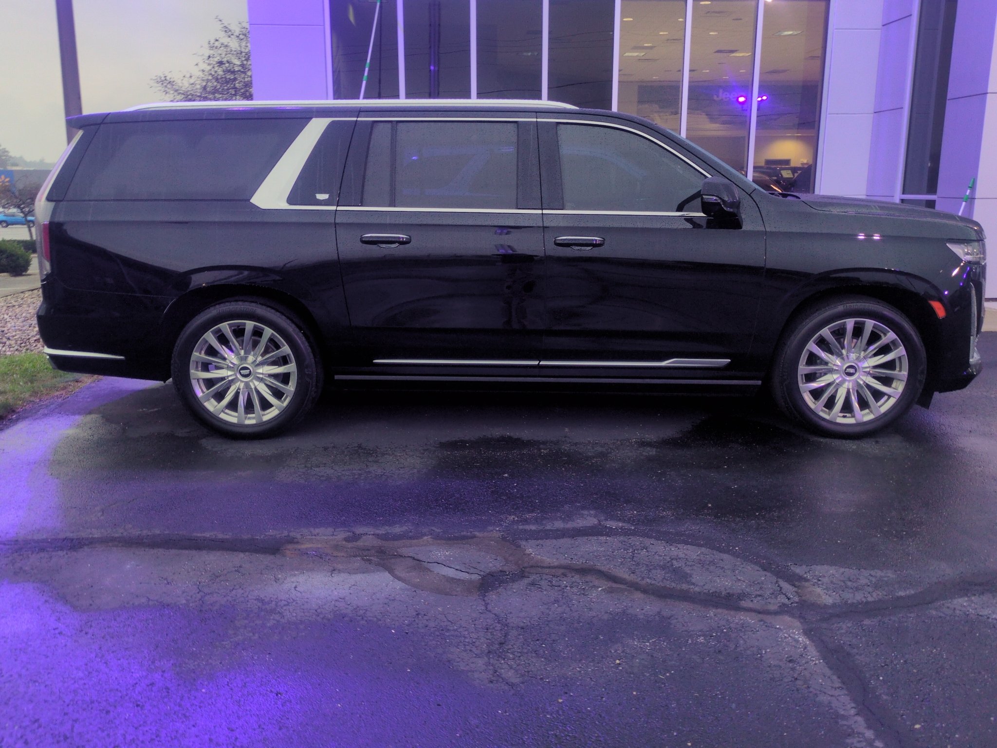 Used 2024 BLACK RAVEN Cadillac 4WD Premium Luxury image 4