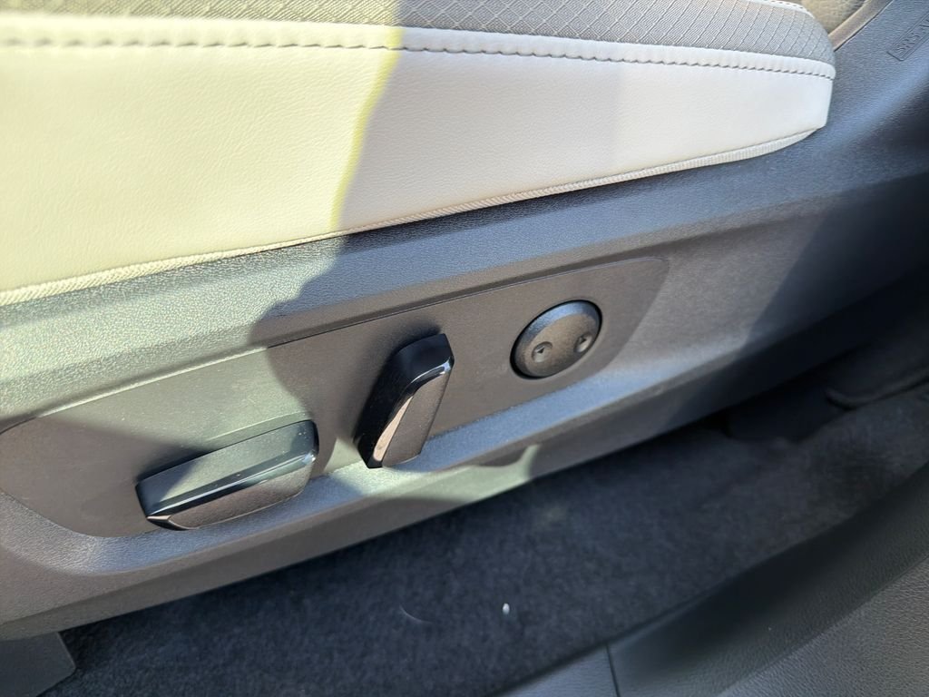 New 2026 Nissan Pathfinder SL 4D Sport Utility