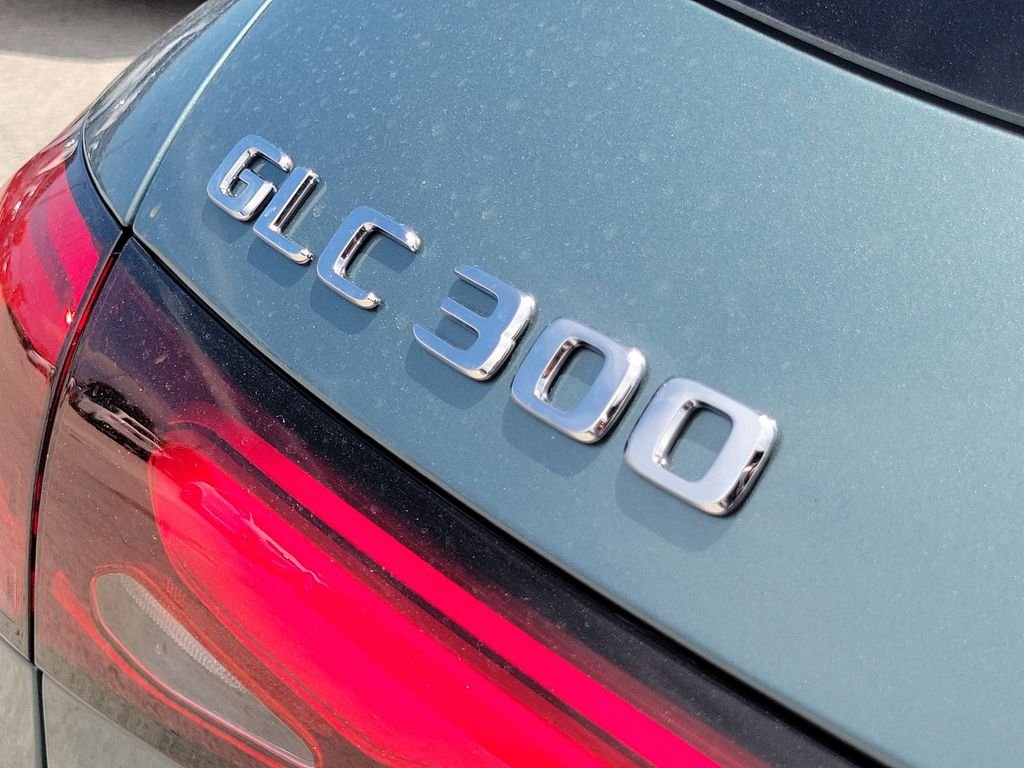 New 2027 Verde Silver Metallic Mercedes-Benz GLC 300 image 7