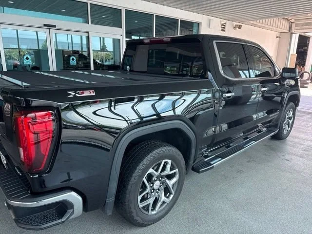 Used 2024 Onyx Black GMC SLT image 6