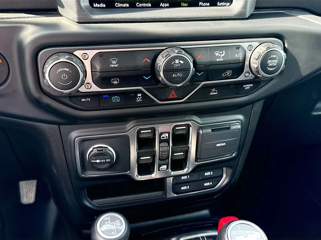 Used 2023 Silver Jeep Sahara 4xe image 17