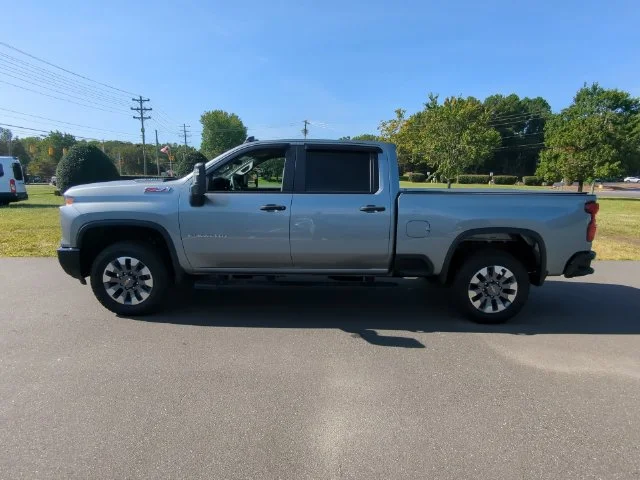Used 2025 Gray Chevrolet Custom image 10