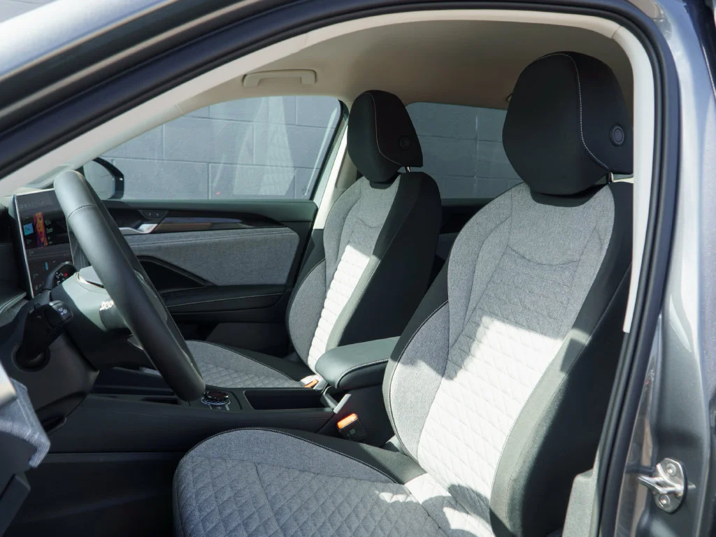 New 2026 Platinum Gray Metallic Volkswagen 2.0T S image 8