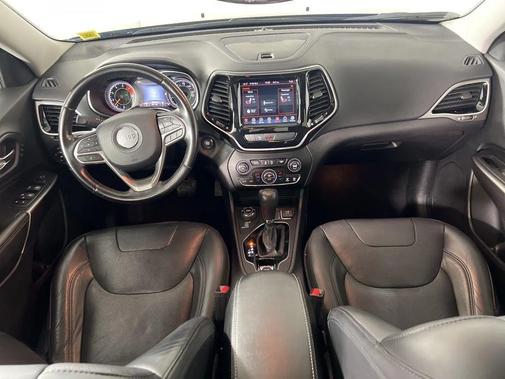 Used 2020 Diamond Black Crystal Pearlcoa Jeep Limited image 24