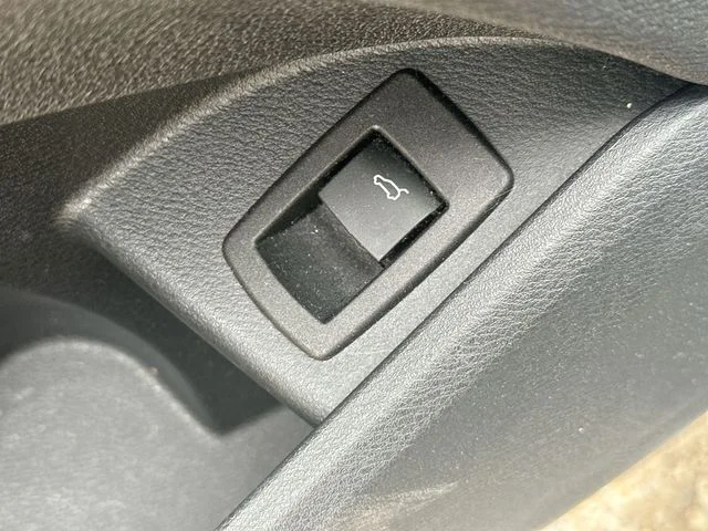 Used 2018 Black BMW sDrive28i image 47