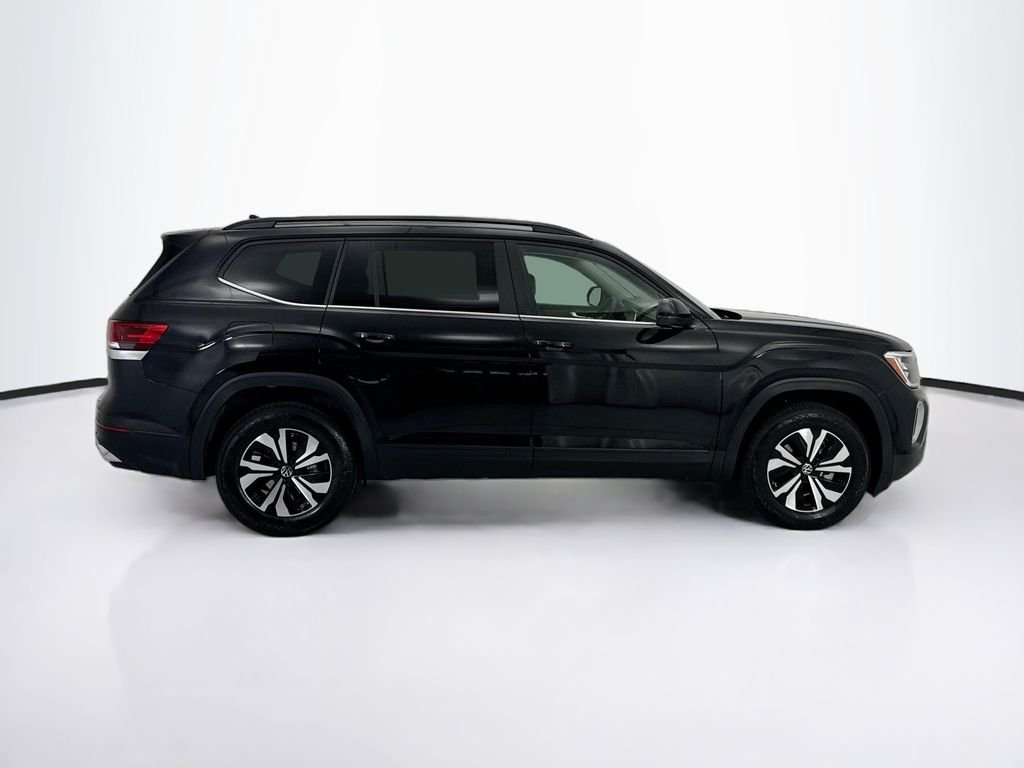New 2026 Deep Black Pearl Volkswagen 2.0T SE image 4