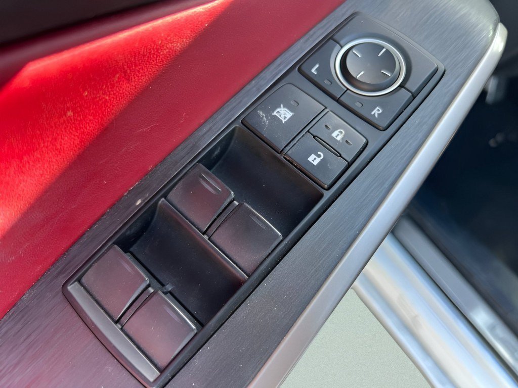 Used 2020 Ultra White Lexus 300 image 19