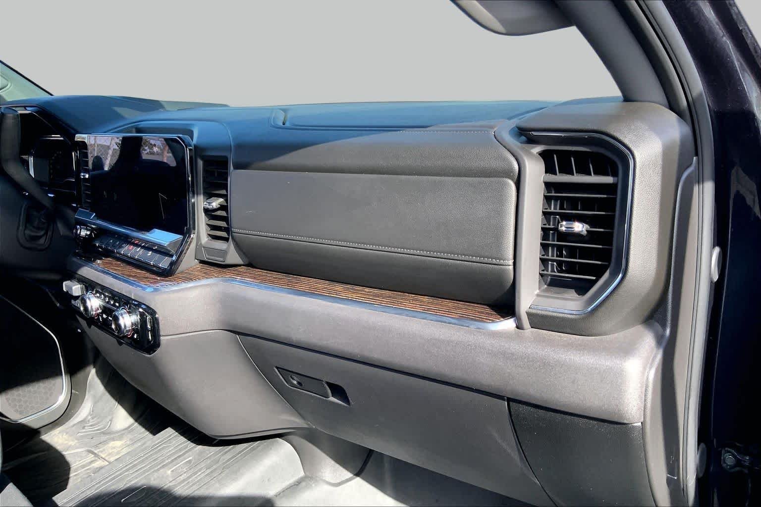 Used 2024 Titanium Rush Metallic GMC Elevation image 16