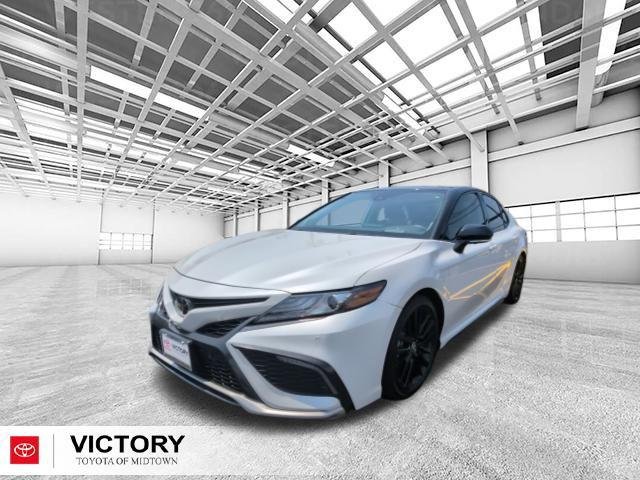 Certified Used 2023 MID BLK/WIND CHILL Toyota  image 7