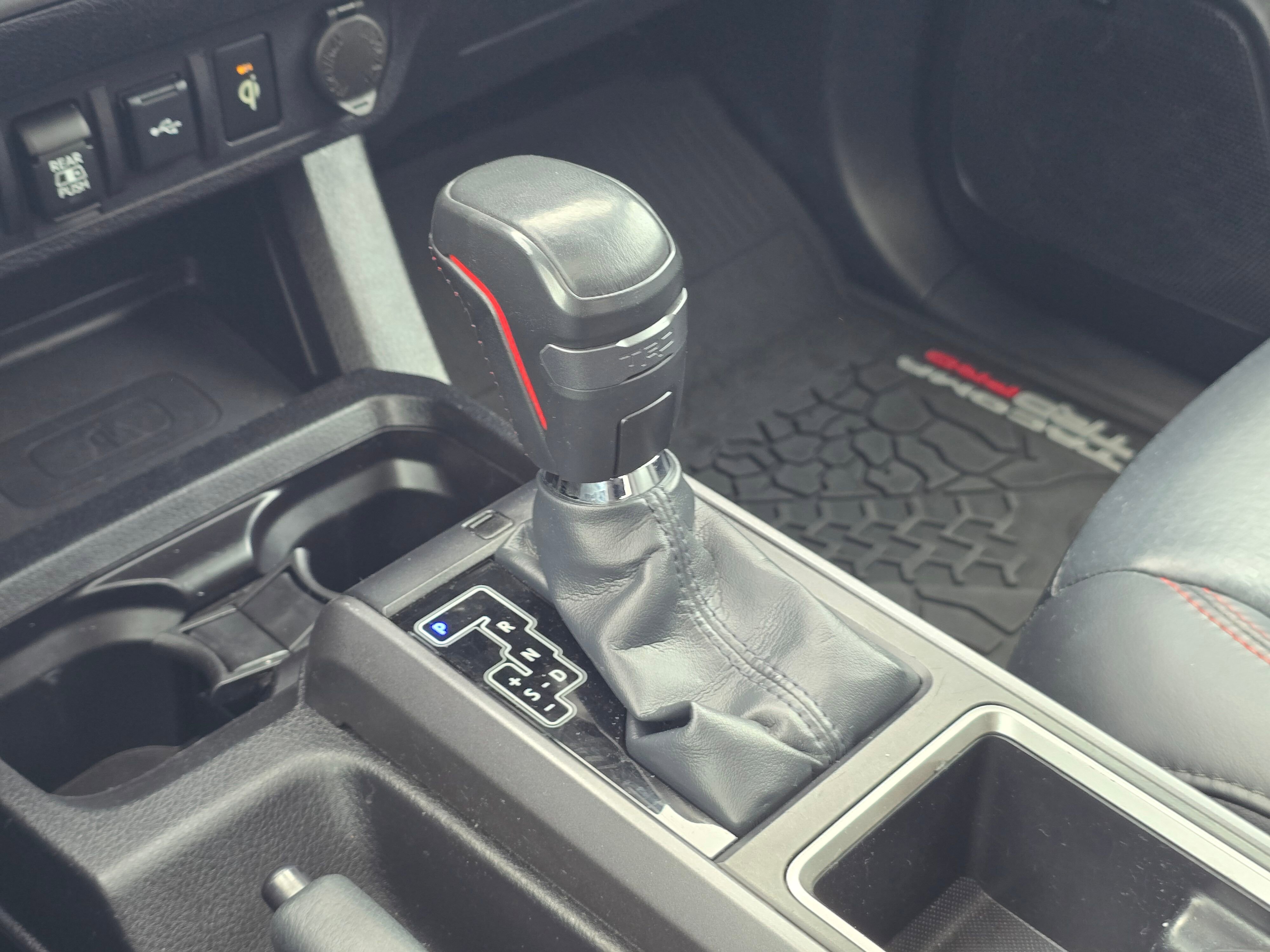 Used 2021  Toyota SR image 29
