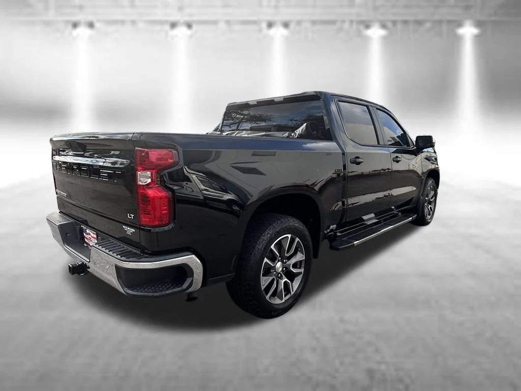 Used 2020 Black Chevrolet LT image 4