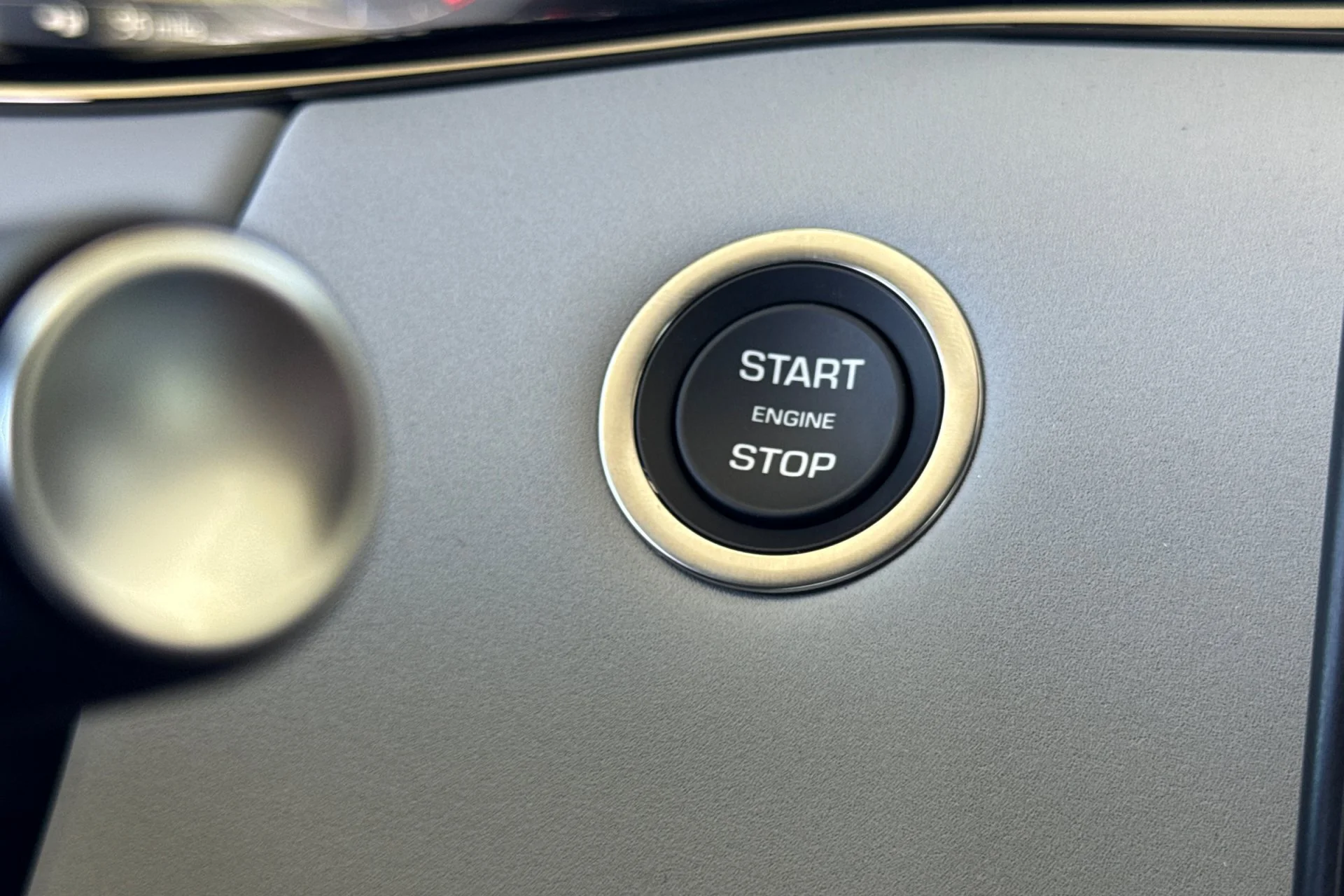 New 2026 ARROIOS GREY Land Rover Core S image 24