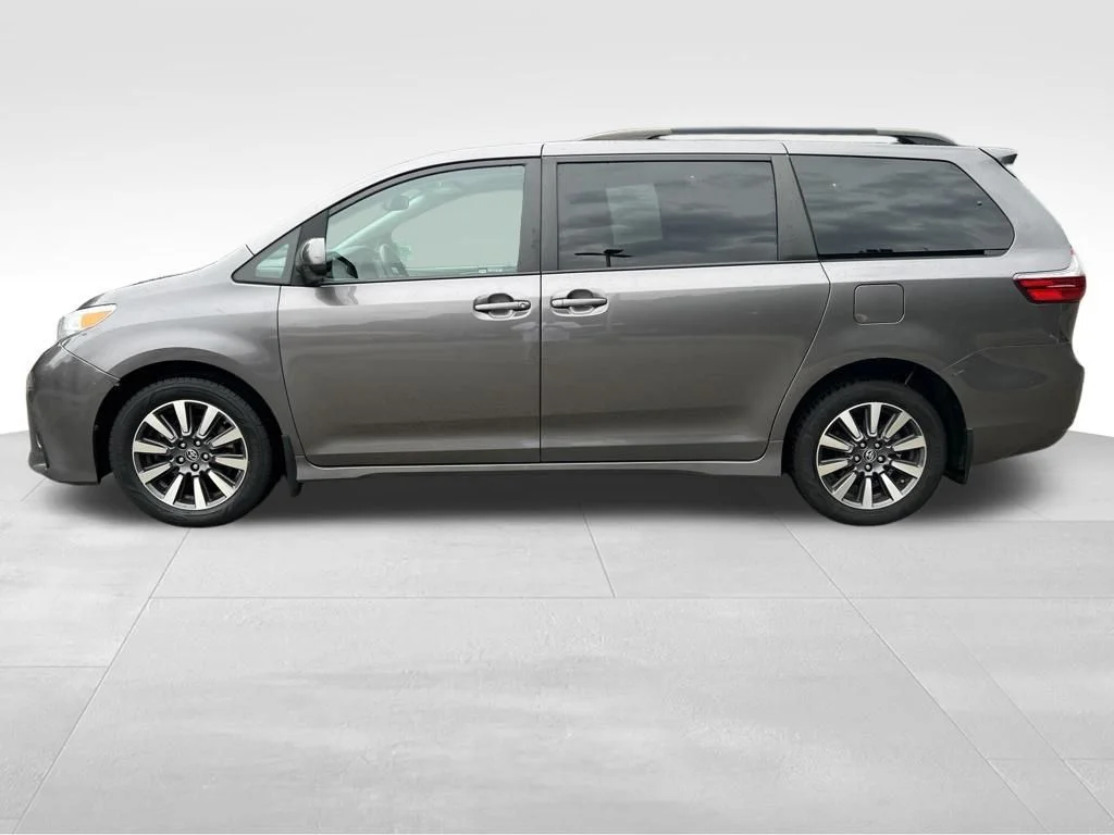 Used 2020 Gray Toyota LE image 10