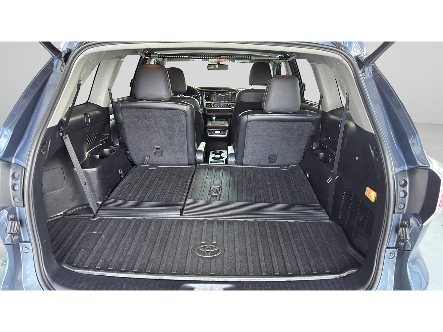 Used 2014 Attitude Black Metallic Toyota XLE image 8