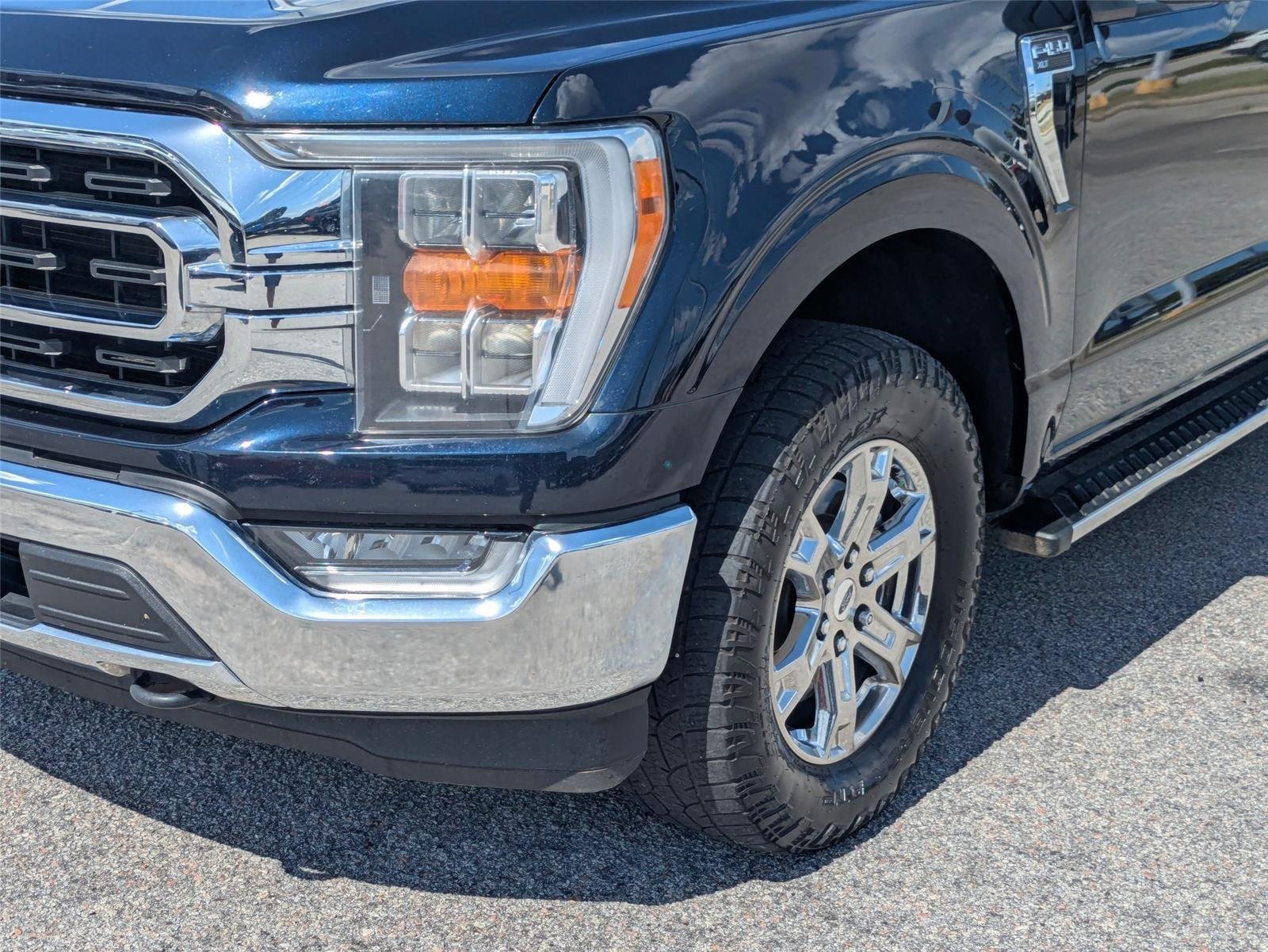 Used 2023 Antimatter Blue Metallic Ford XLT image 9