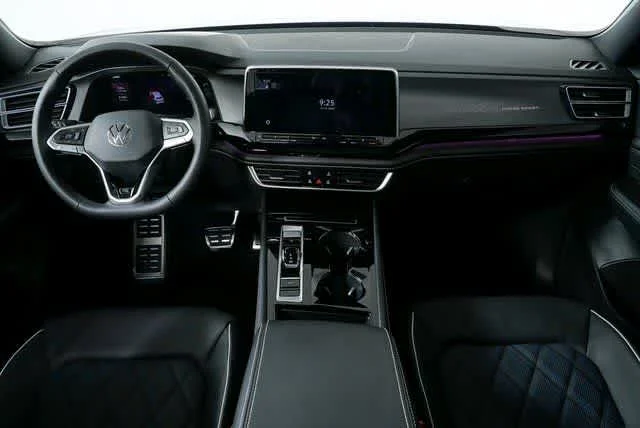 2026 Volkswagen Atlas Cross Sport SEL Premium R-LINE - Photo 17