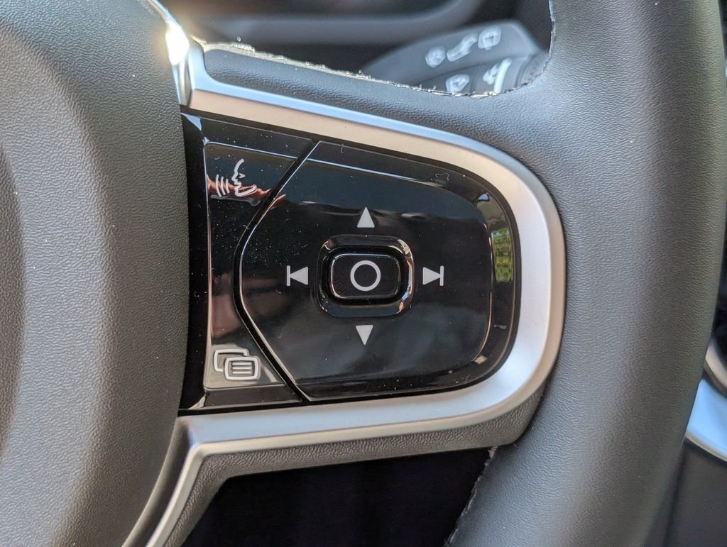 2026 Volvo XC90 Plus - Photo 20