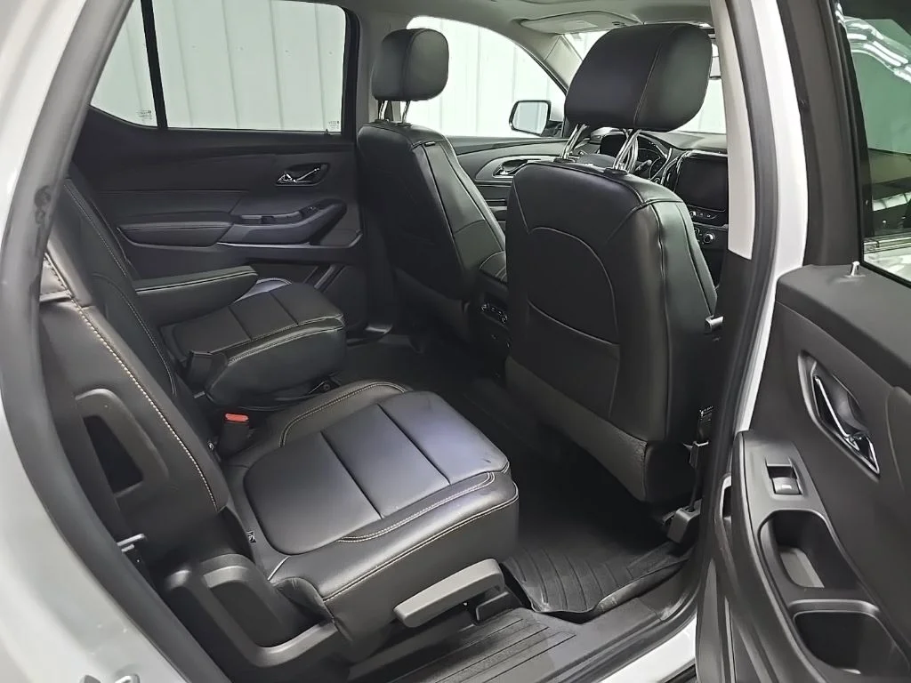 Used 2019 Summit White Chevrolet 3LT image 18