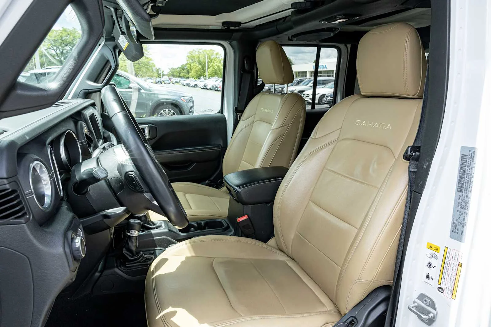 Used 2018 Bright White Clearcoat Jeep Sahara image 25