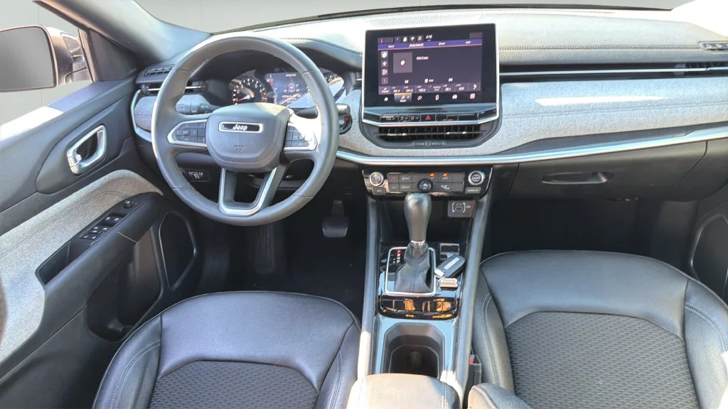 Used 2024 White Jeep Latitude image 14