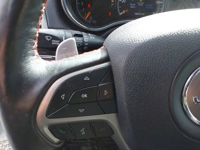 Used 2017 White Jeep Trailhawk image 25