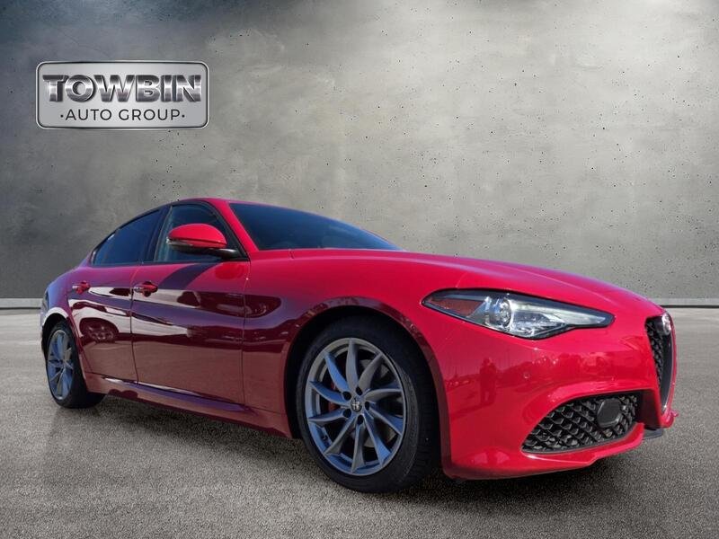Pre-Owned 2023 Alfa Romeo GIULIA 