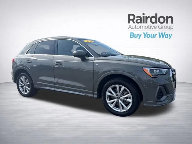 2022 Audi Q3 S line Premium