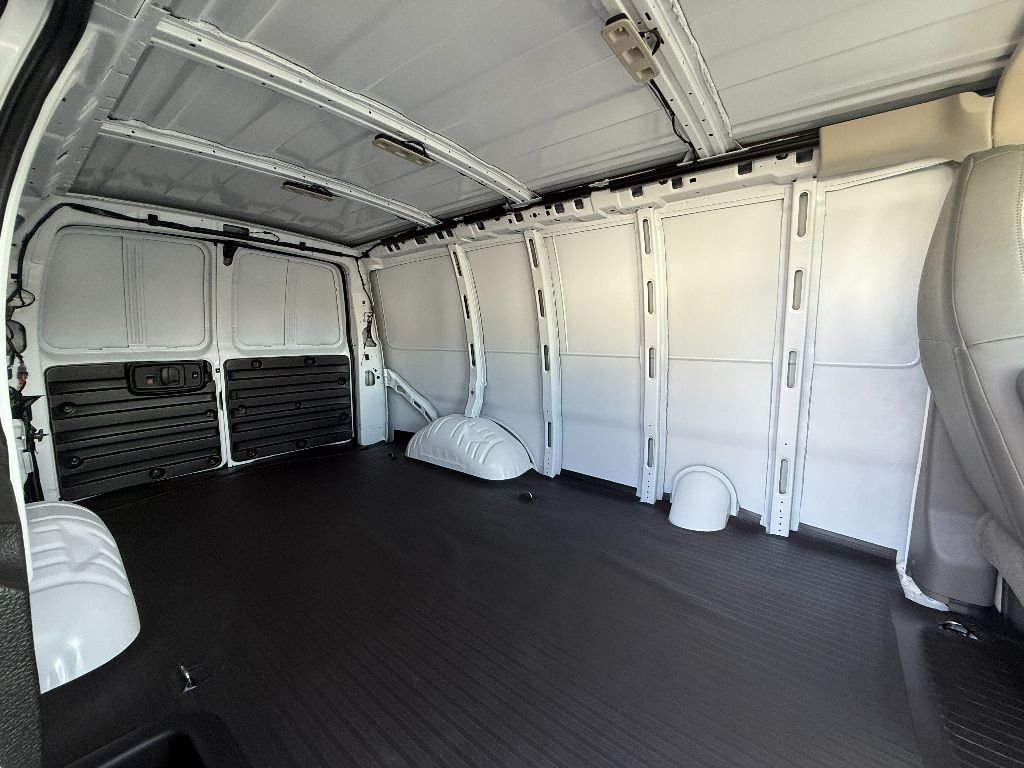 2025 Chevrolet Express Cargo Work Van - Photo 8
