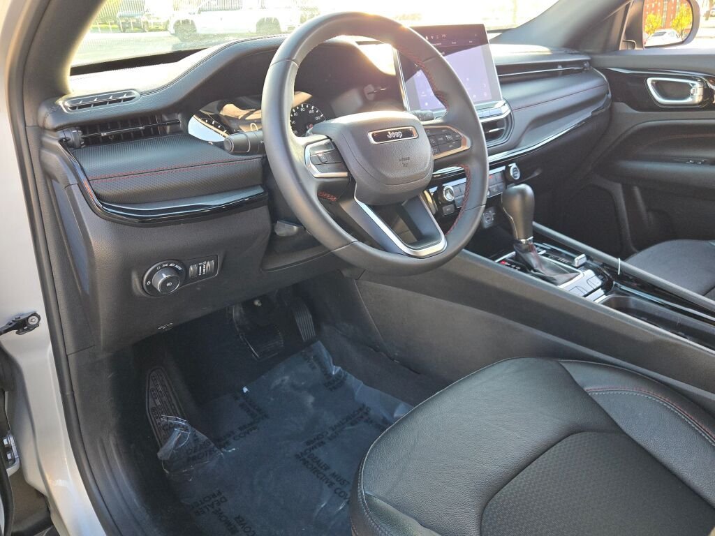 Used 2024 Silver Jeep Trailhawk image 20