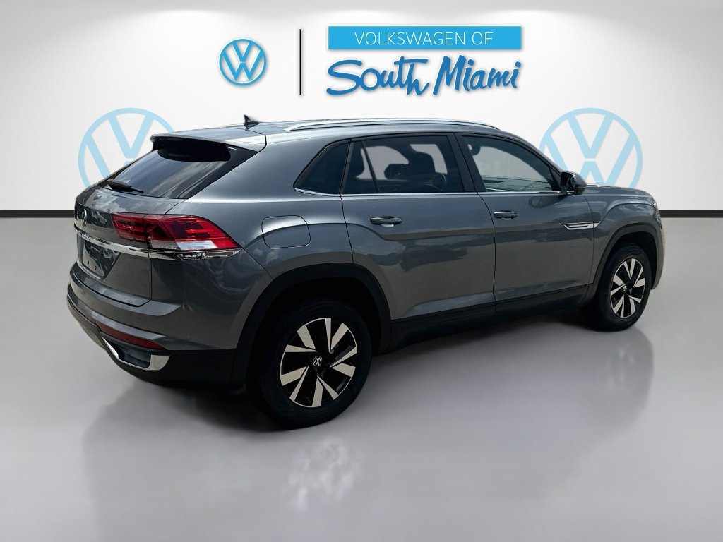 Used 2023  Volkswagen 2.0T SE image 7