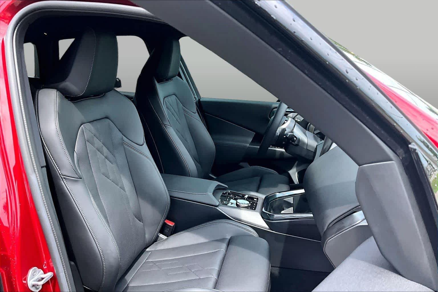 Used 2025 Vegas Red Metallic BMW 30 xDrive image 9