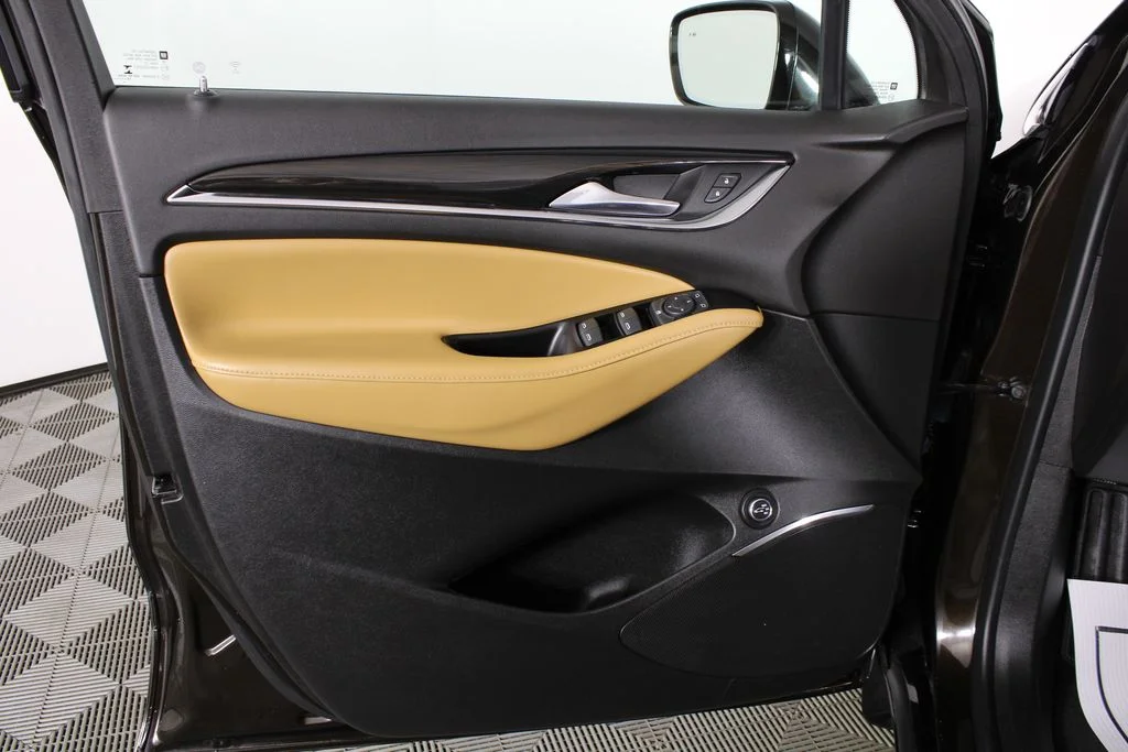 Used 2019 Brown Buick Essence image 12