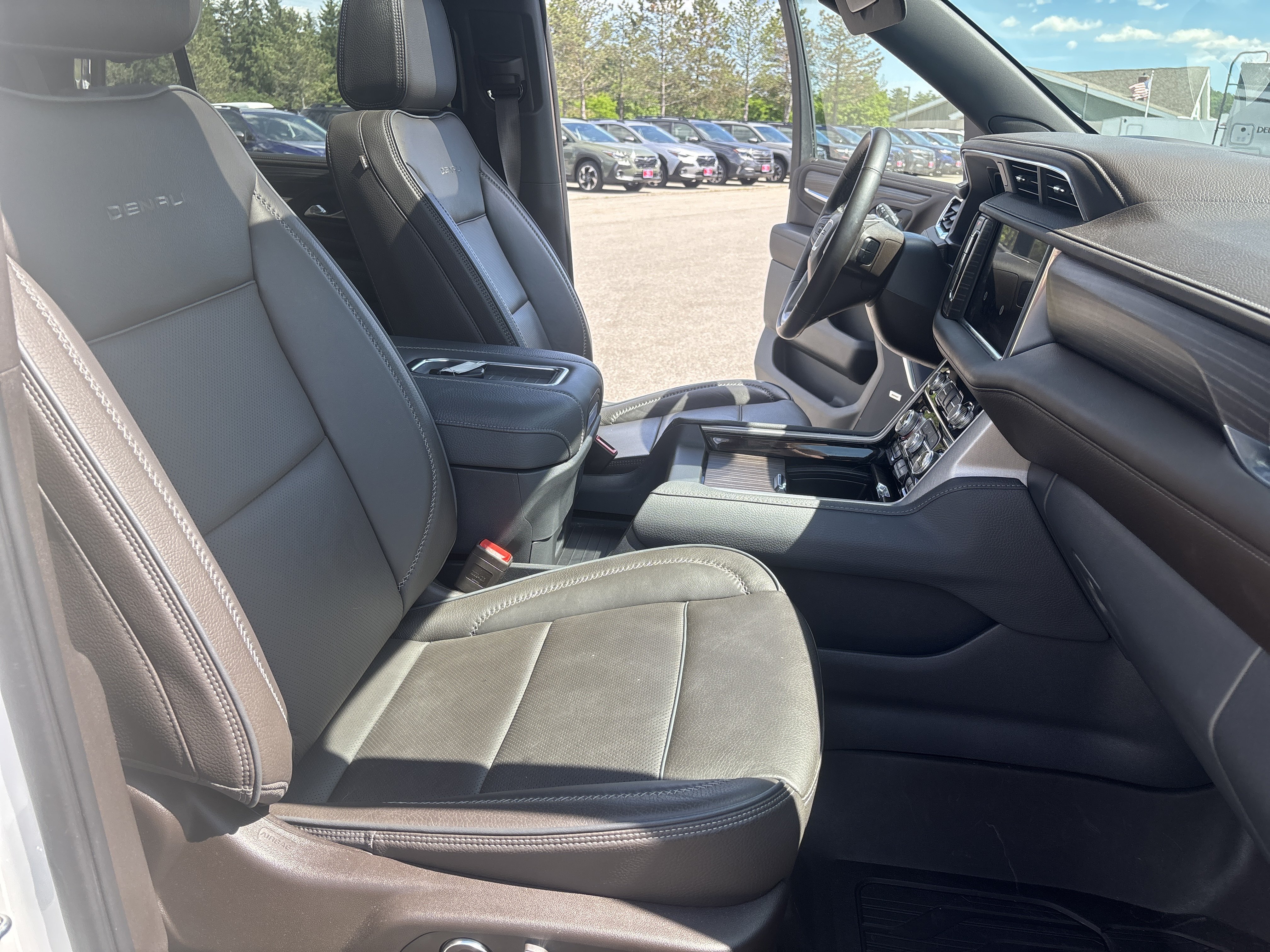 Used 2024 White Frost Tricoat GMC Denali image 16