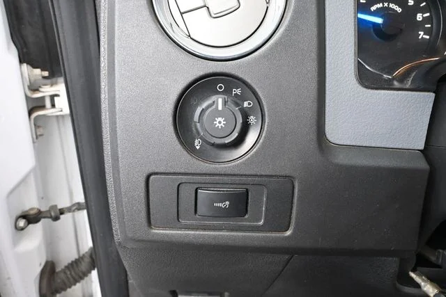 Used 2014 White Ford XLT image 27
