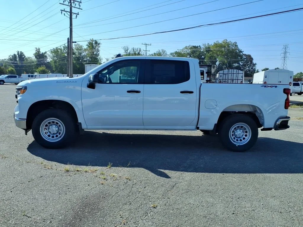New 2026 Summit White Chevrolet WT image 25